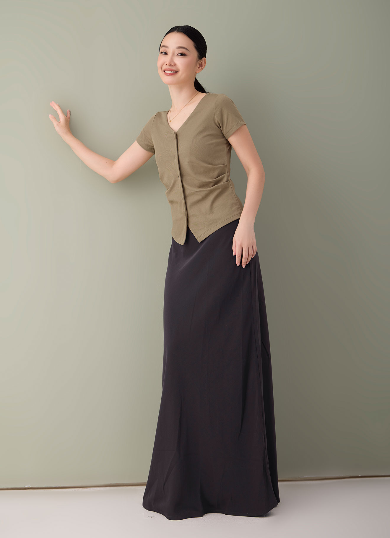 Apple-Cinnamon by V-Neck Blouse