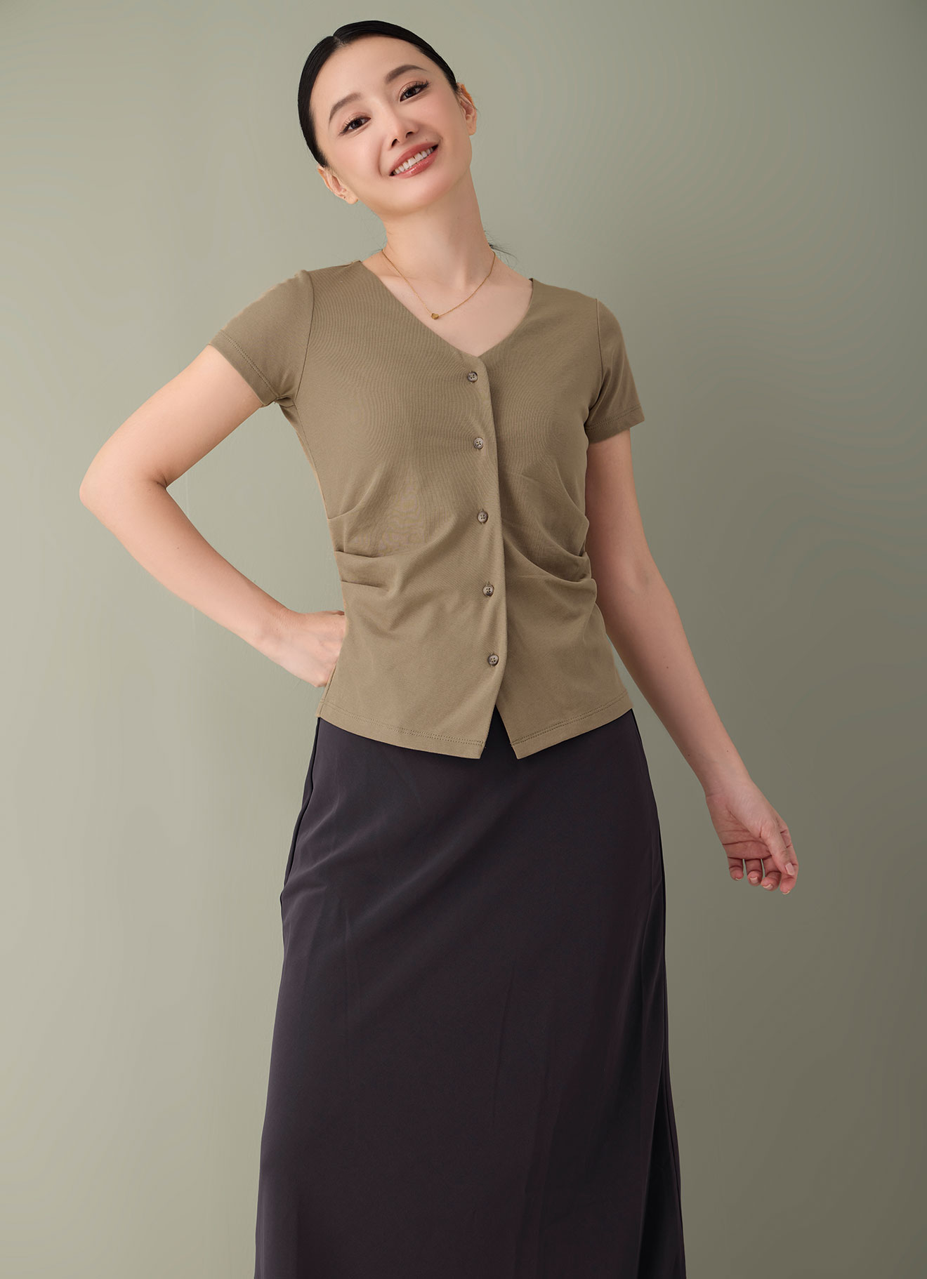 Apple-Cinnamon by V-Neck Blouse