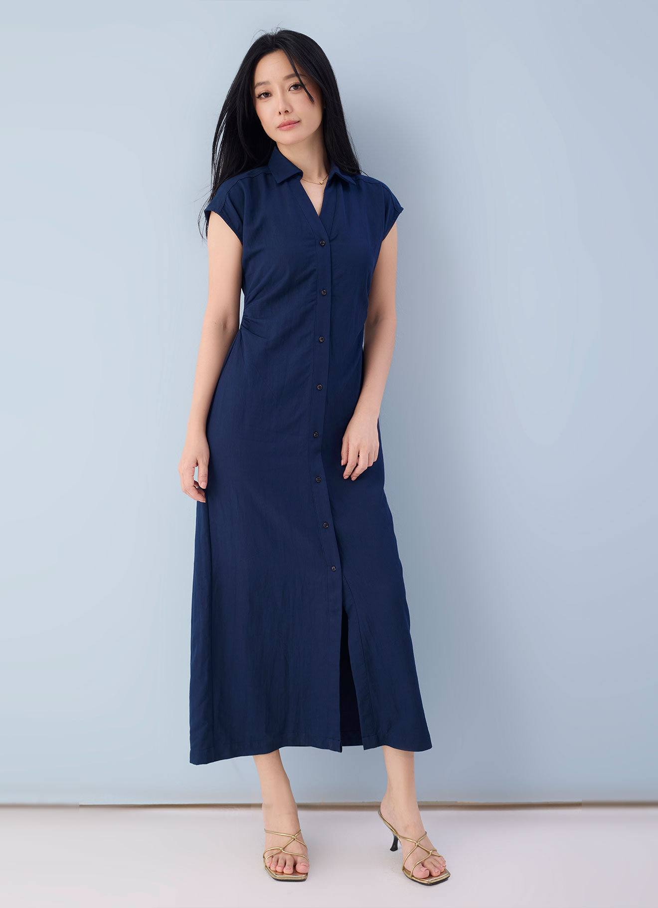Black-lris  by Collared Sleeveless Maxi Dress