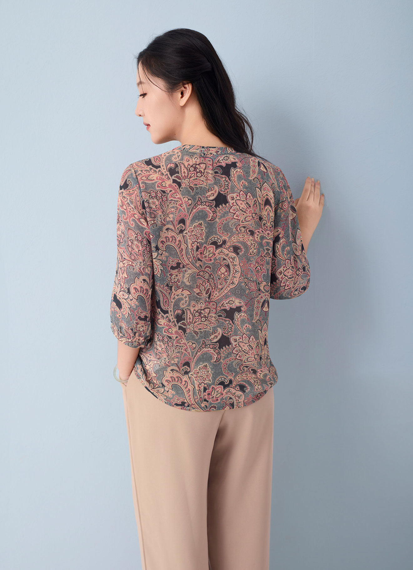 Caviar by Sleeve Blouse