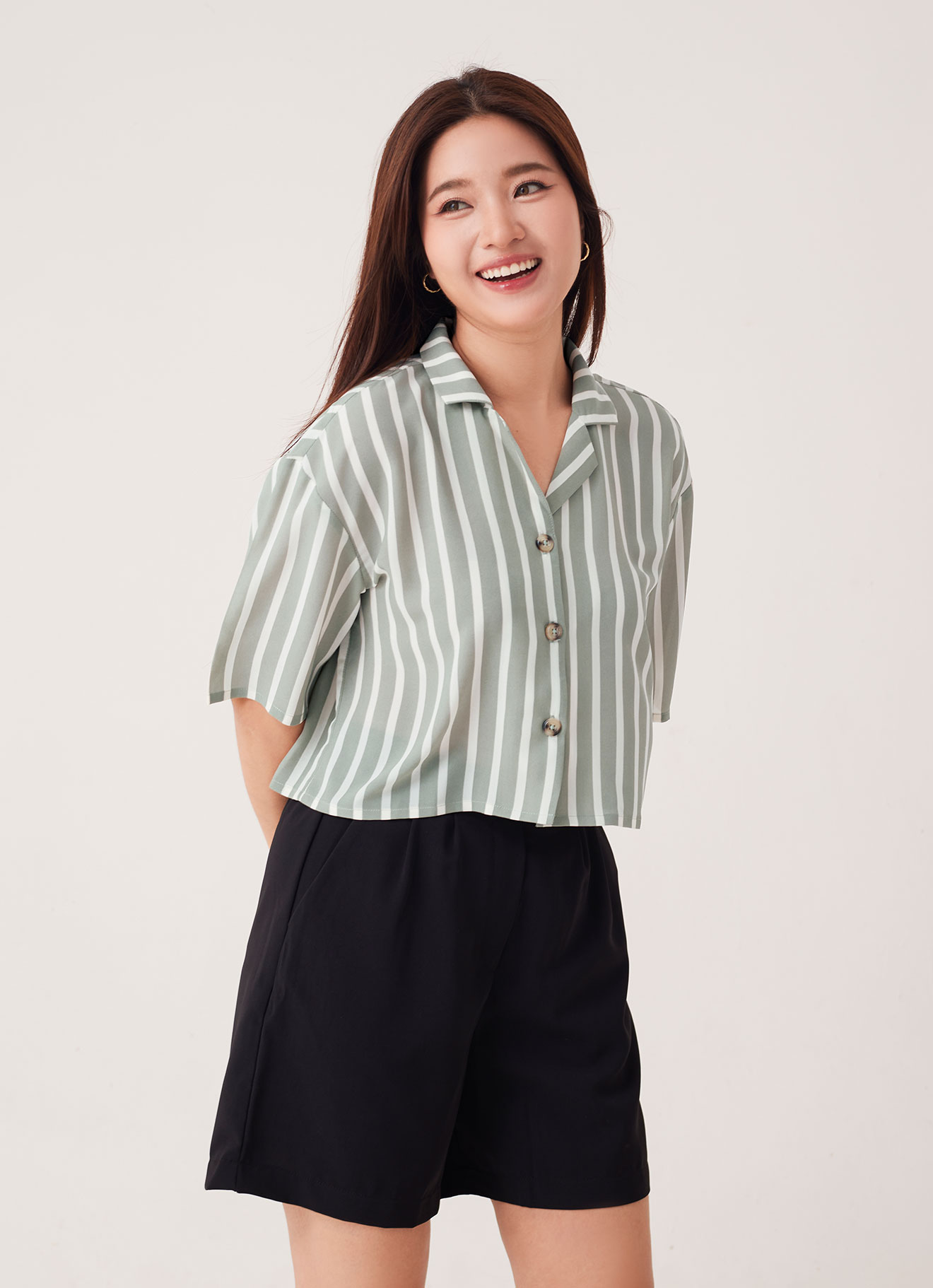 Iceberg-Green by STRIPED SHIRT