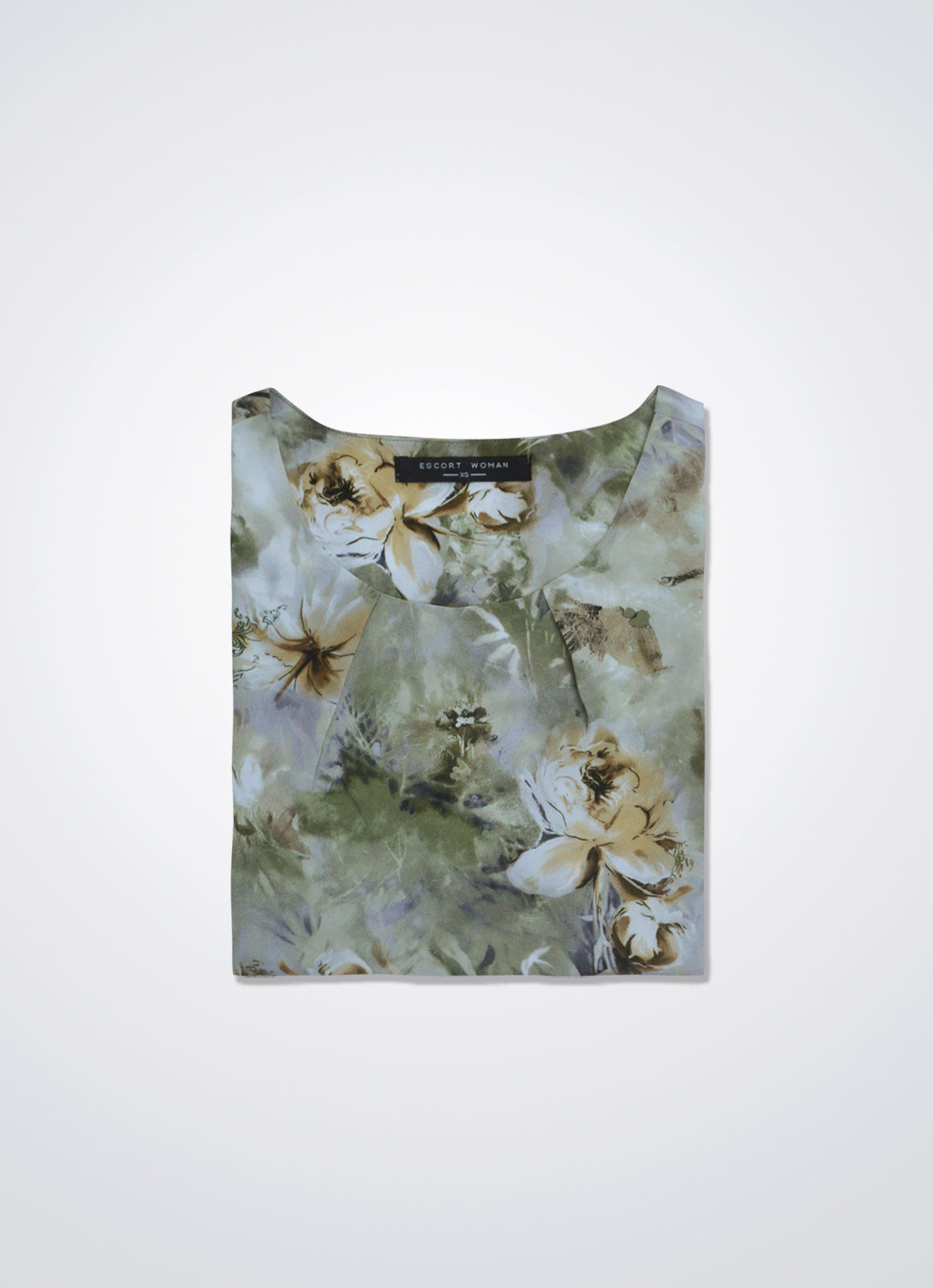 Iguana by Sleeve Blouse