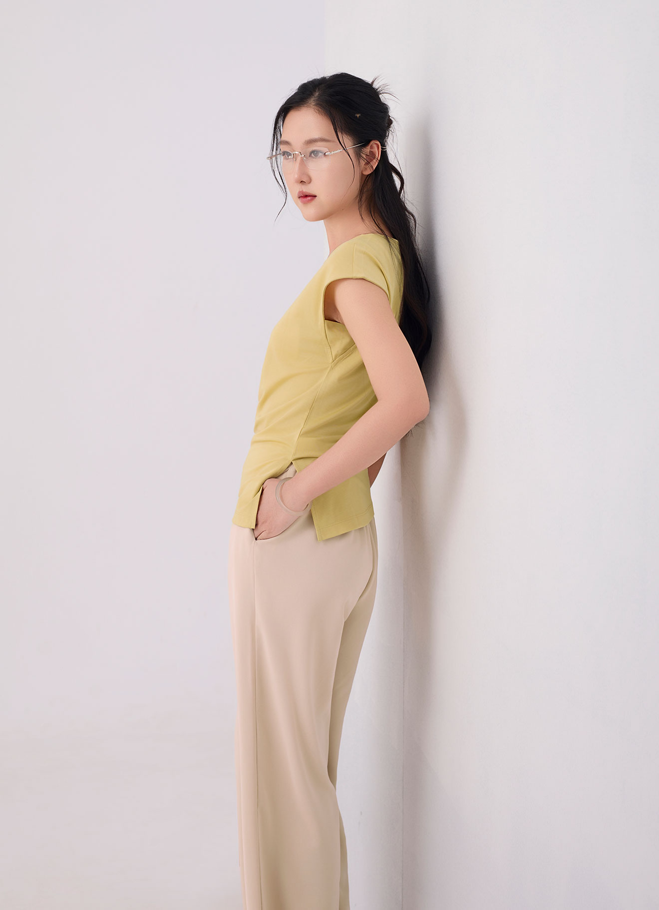 Jojoba by Round-Neck Blouse