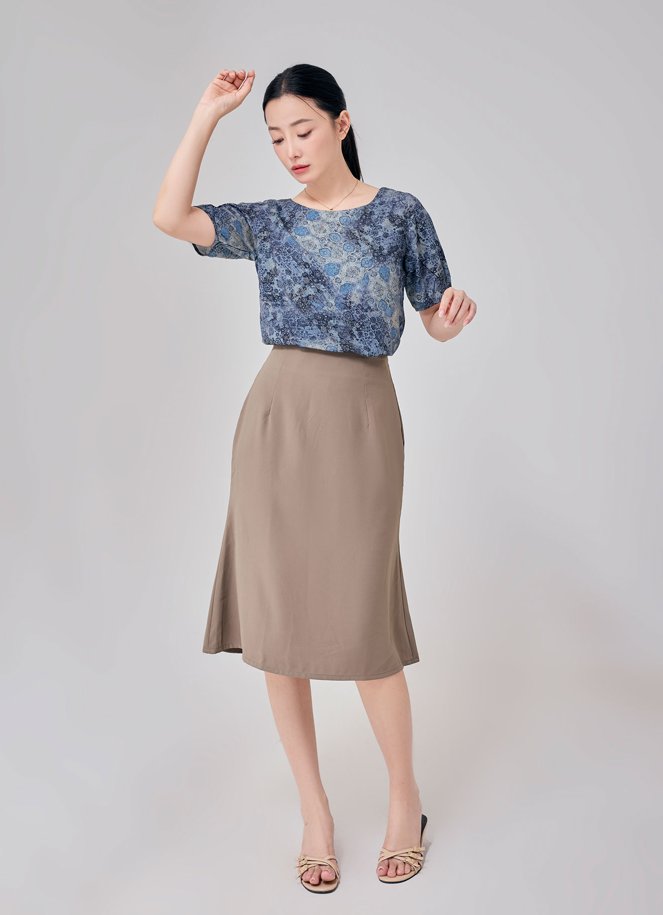 Kangaroo by A-line midi skirt