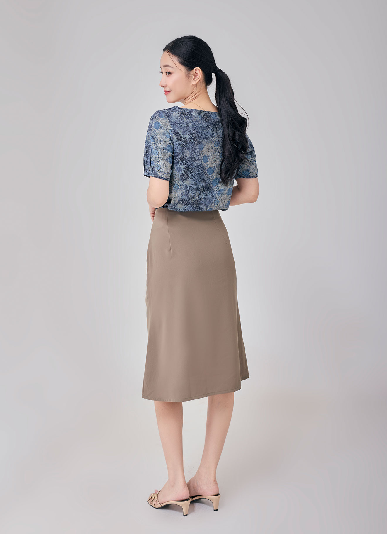 Kangaroo by A-line midi skirt