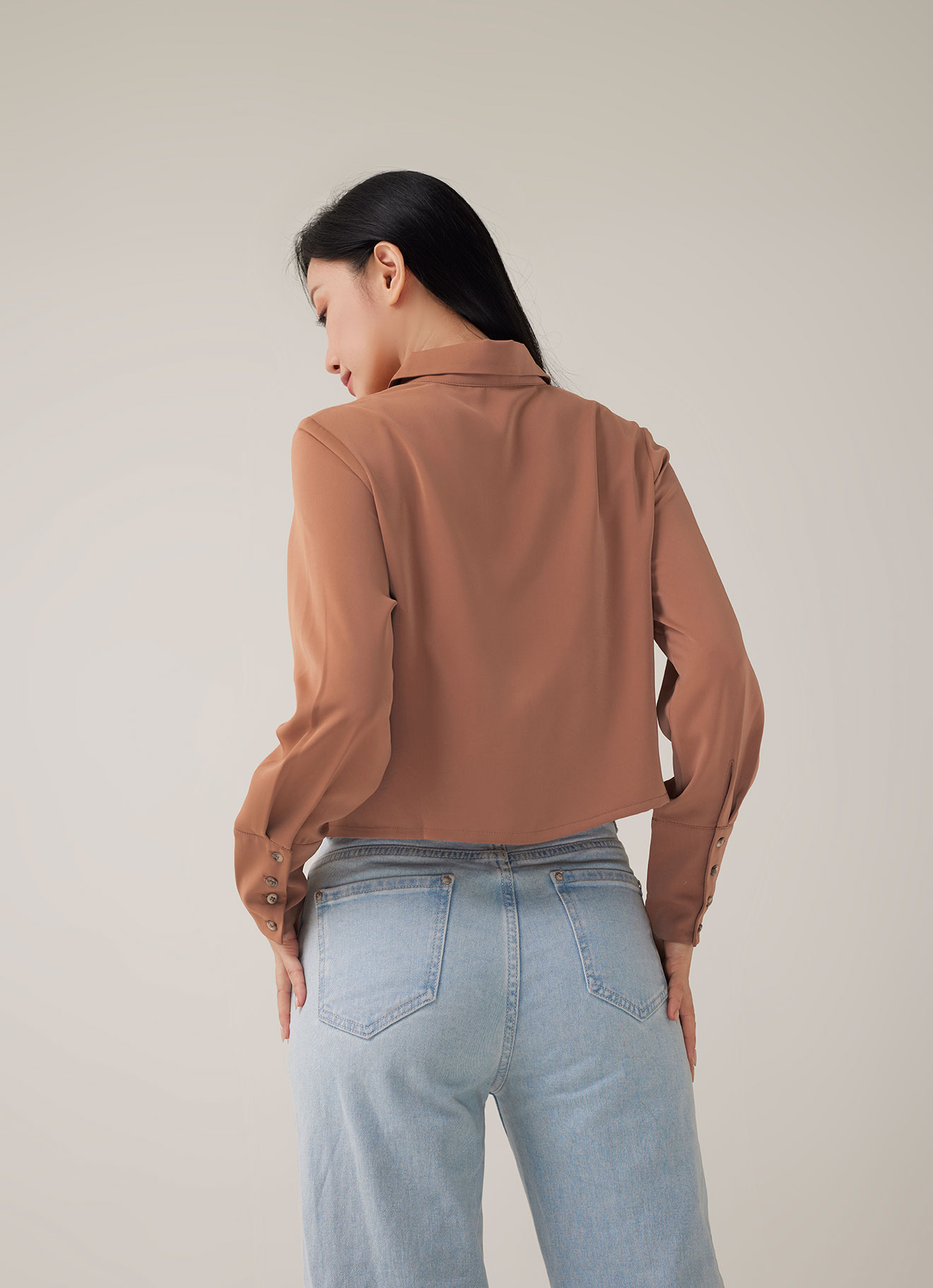 Mocha-Mousse by Shirt