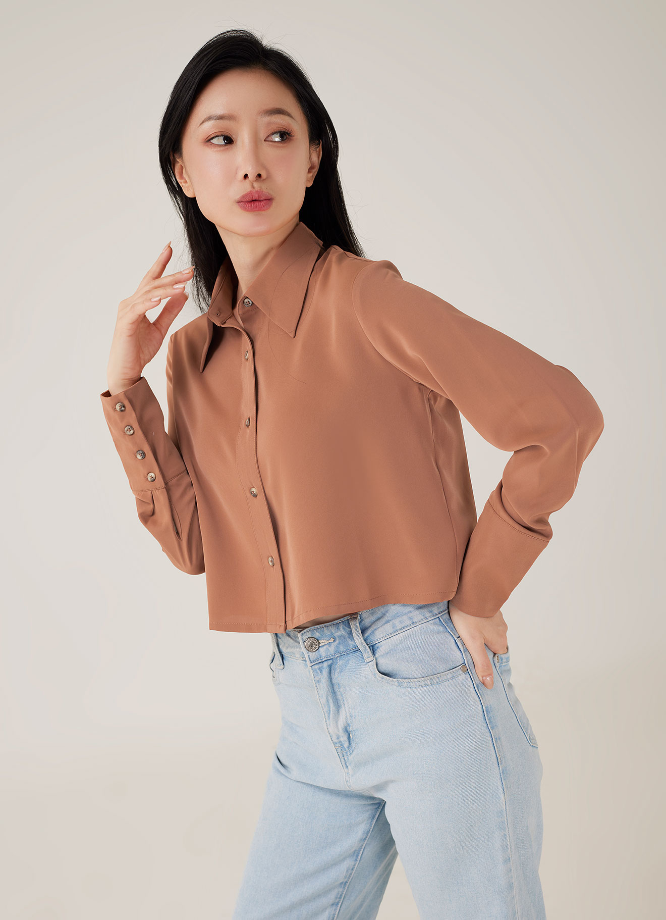 Mocha-Mousse by Shirt