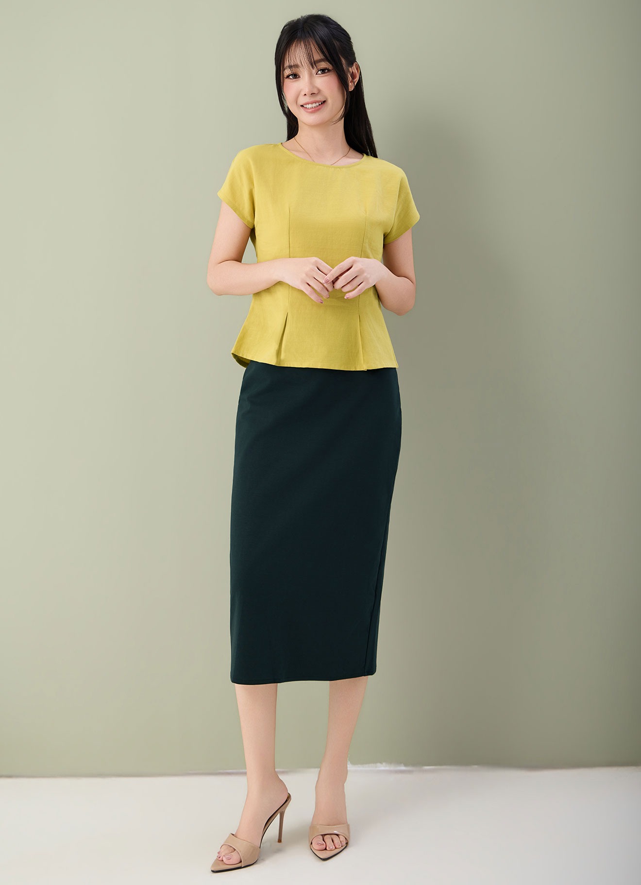 Oil-Yellow by Round-Neck Blouse