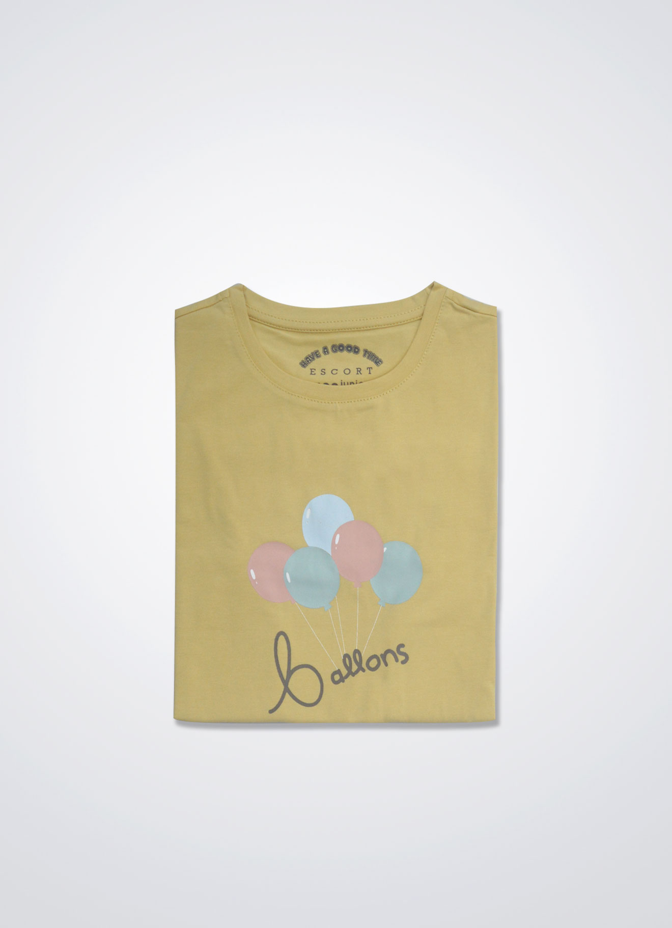 Straw by T-Shirt