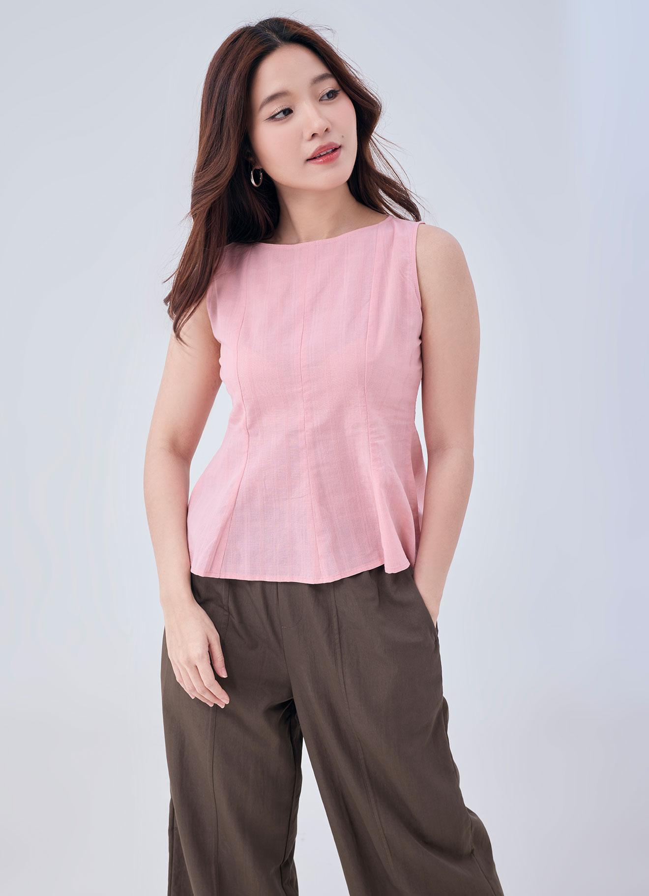 Strawberry-Cream by Sleeveless Blouse