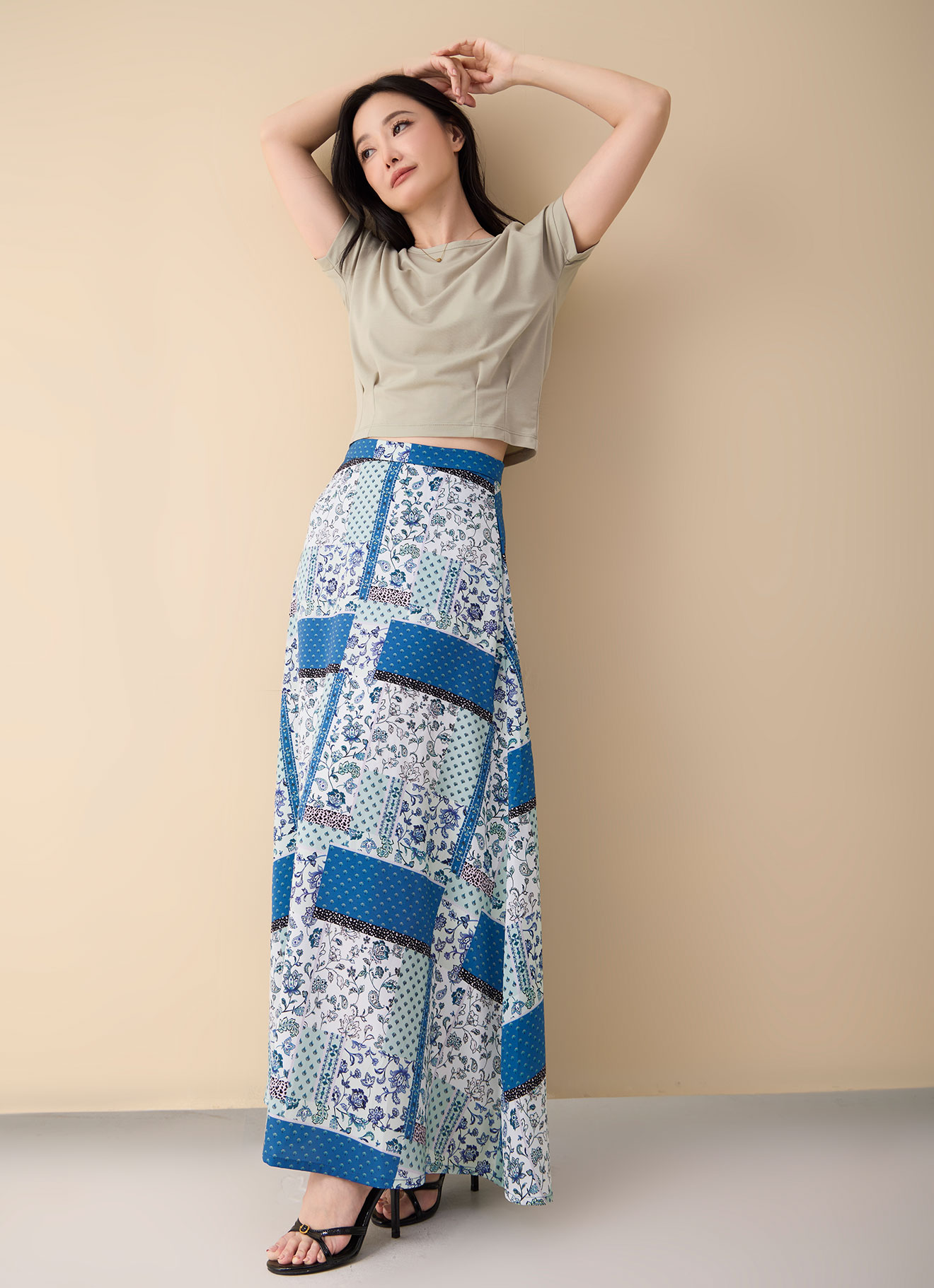 Swamp by Round-Neck Blouse
