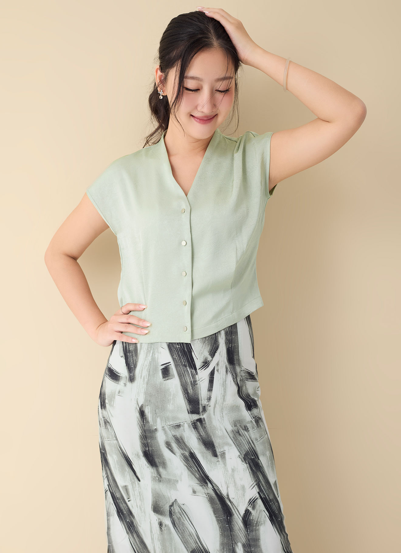 Swamp by V-Neck Top