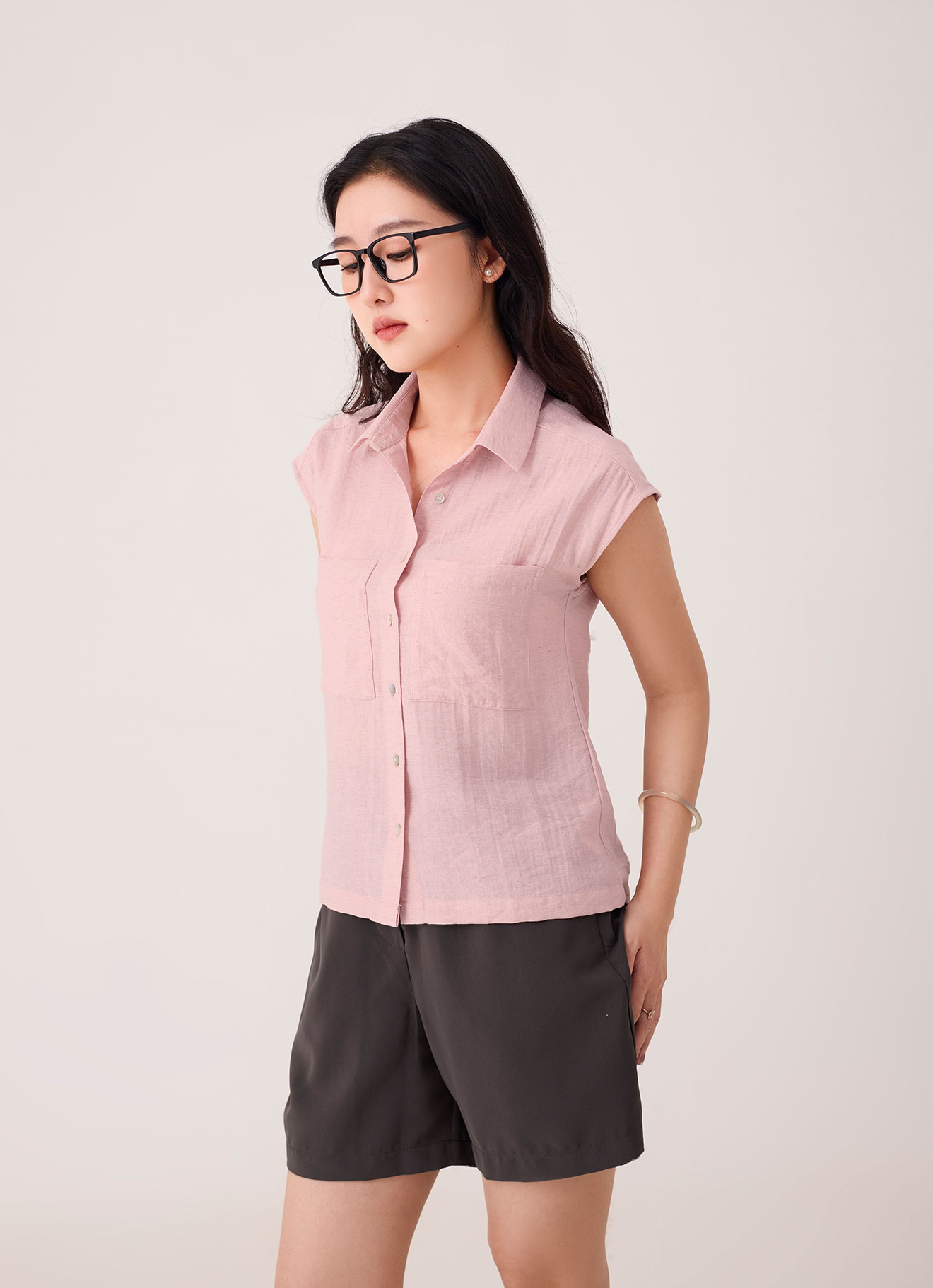 Veiled-Rose by Sleeveless Blouse